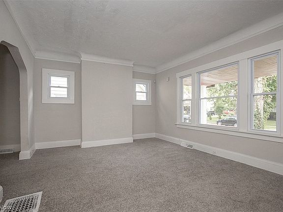 4th image of 516 E 124th St