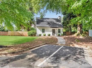 1563 Park Creek Ln, Atlanta, GA 30319