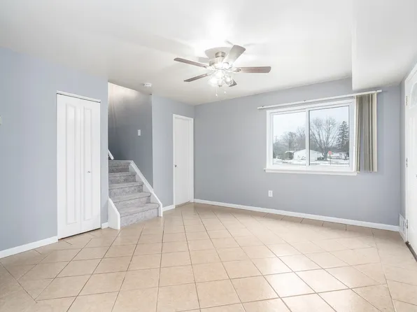 41125 S Woodbury Green Dr #41125, Belleville, MI 48111