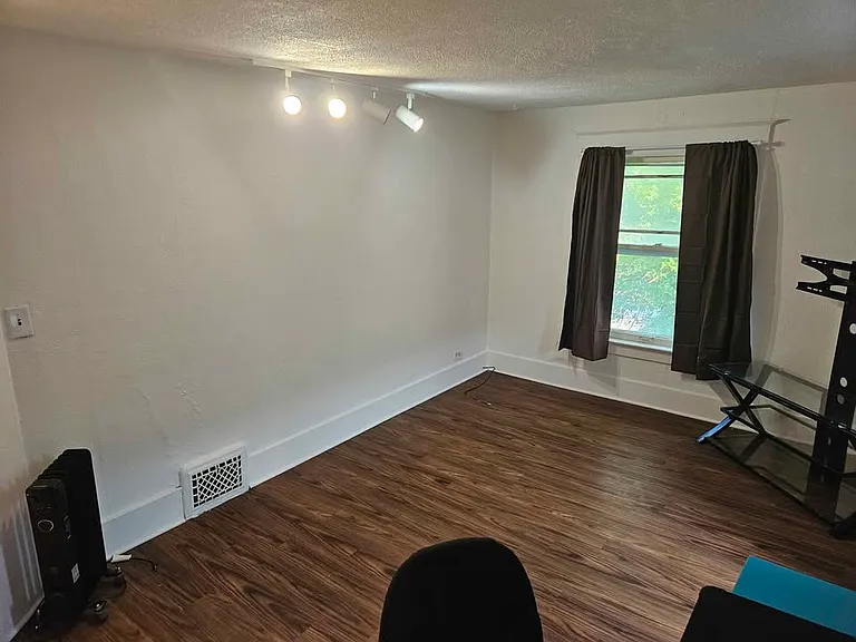 412 W Saginaw St #3 — Photo 9