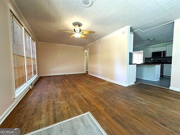 2nd image of 2875 Horseshoe Dr
