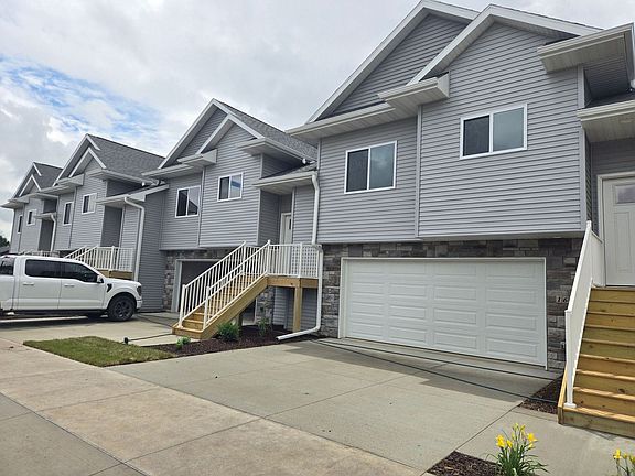 2nd image of 1609-1615-1654 Aspen Ct NE #1654
