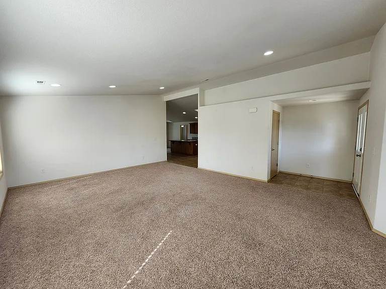 5811 Austin Ct — Photo 26