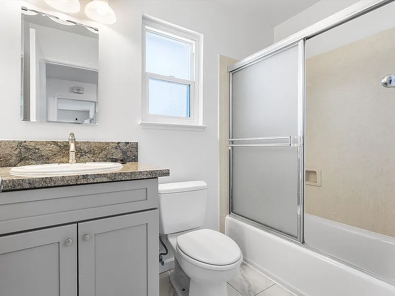 1504 Alameda Ave #D - 2 bedroom | 1 bathroom — Photo 12