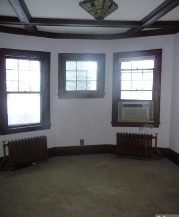 4th image of 861 Palace Ave