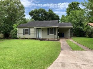 636 Lorraine St, Angleton, TX 77515