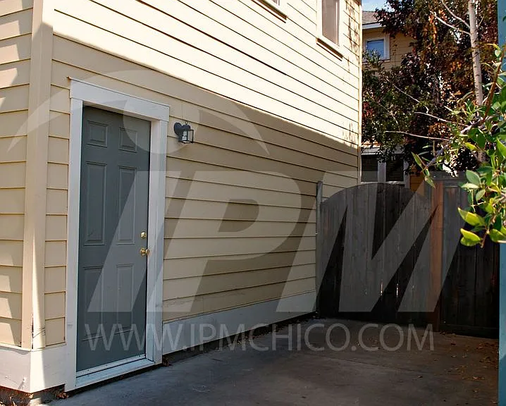 2386 England St — Photo 4