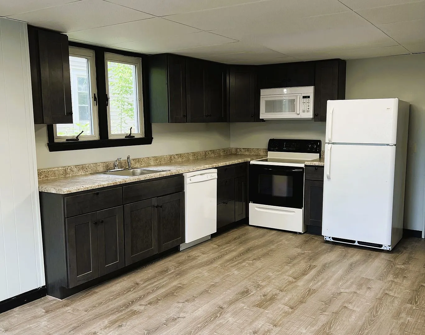 Spacious Single-Family Home Close to BMC — Photo 2