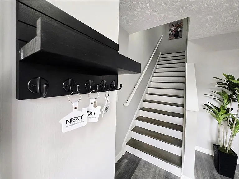 2430 Piering Dr — Photo 29