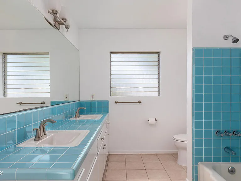 2075 Linda Flora Dr — Photo 12