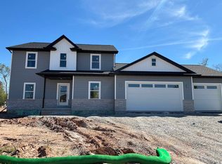 W6341 Kimberly Trl, Menasha, WI 54952