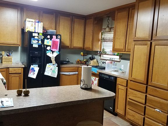 3rd image of 605 Beacon St
