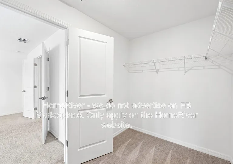 14302 Editors Note St — Photo 8
