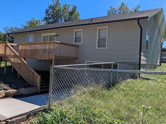 3rd image of 1216 Alexander Ave