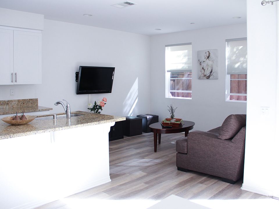 1st image of 35 Linden Ln