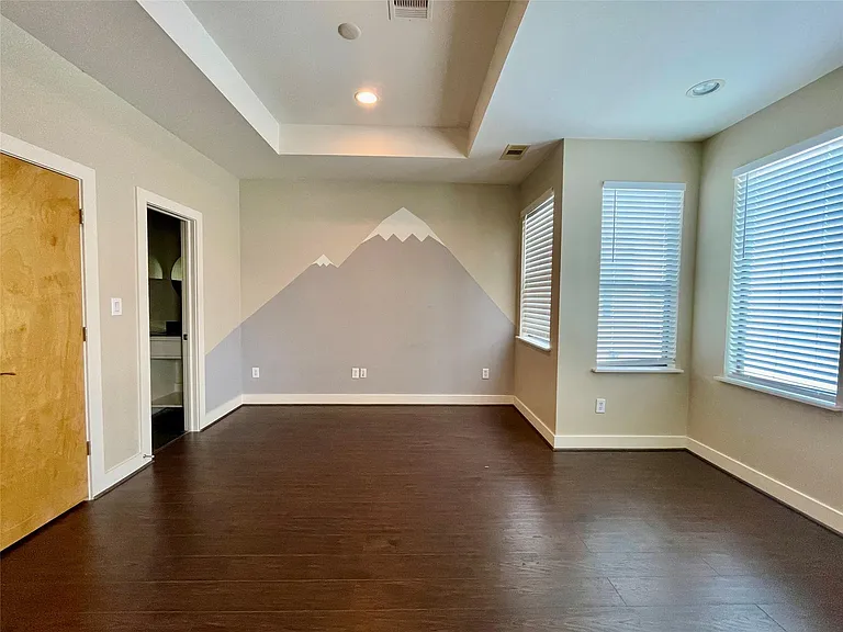 954 Patterson St — Photo 13