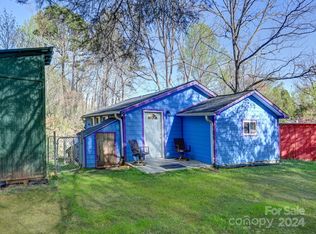 102 N Bear Creek Rd, Asheville, NC 28806