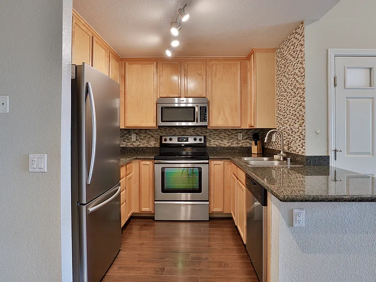 2320 Del Mar Way #305 — Photo 6