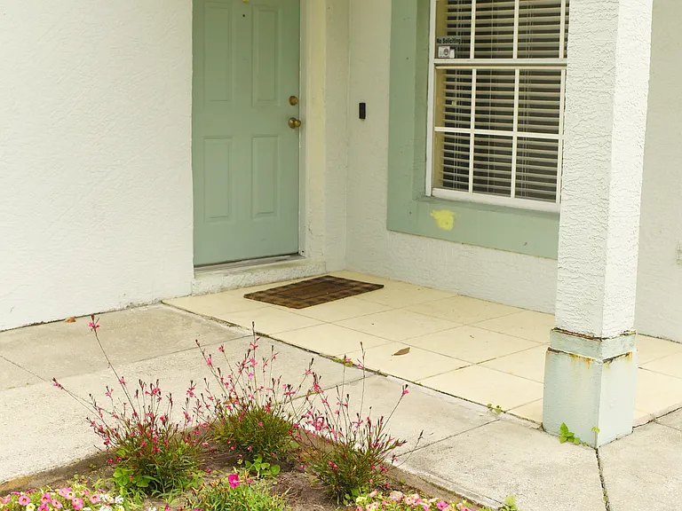House Front V4