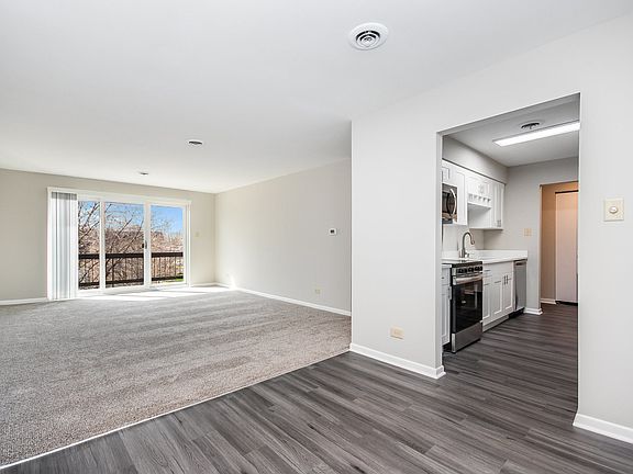 2nd image of 9627 S Kedvale Ave #304