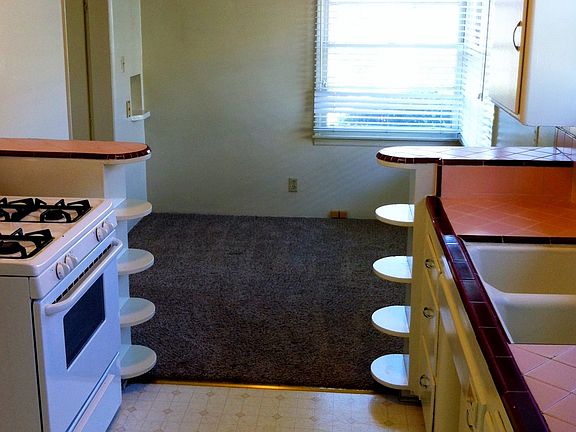 3rd image of 818 S Catalina Ave #A