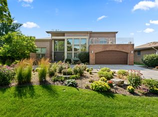6450 N Leroy Ave, Lincolnwood, IL