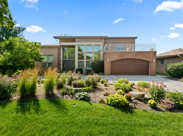 6450 N Leroy Ave, Lincolnwood, IL 60712