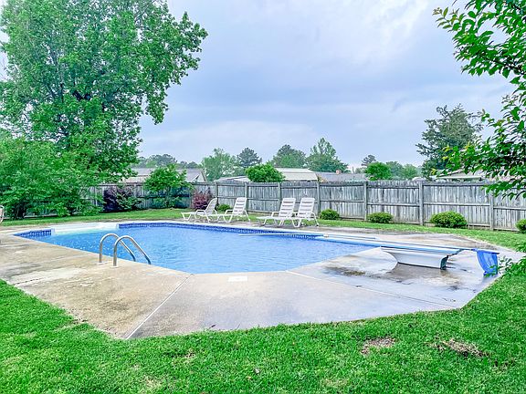 4th image of 69 Lakeover Dr E