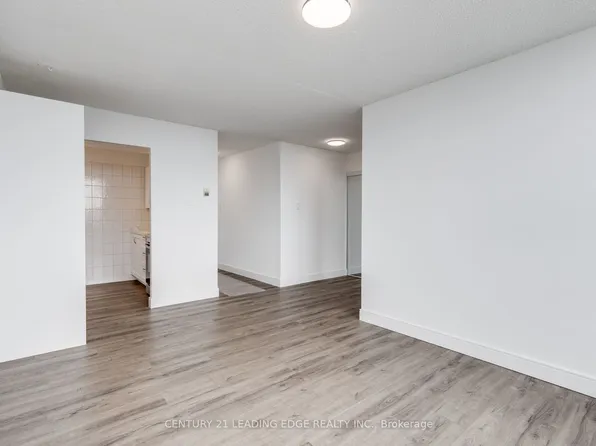 200 Lotherton Ptwy #1208, Toronto, ON M6B 2G9