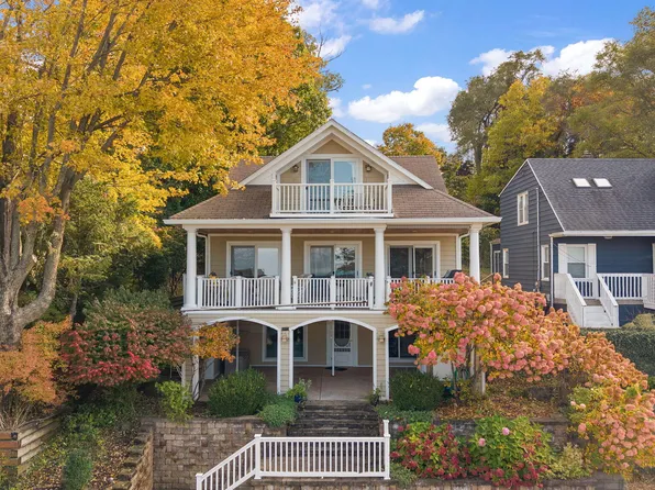 2033 Lake Shore Dr, Long Beach, IN 46360