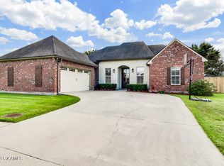 202 Brookhaven Dr, Youngsville, LA 70592