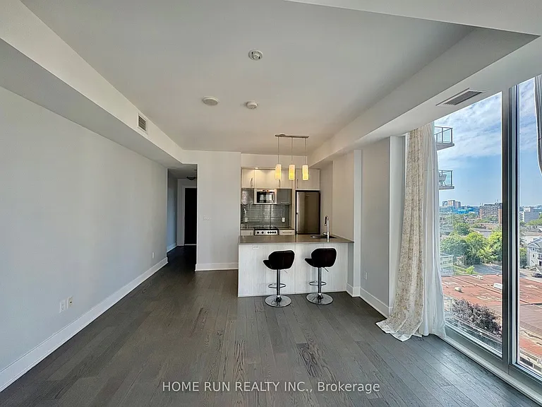 255 Bay St #3 — Photo 9