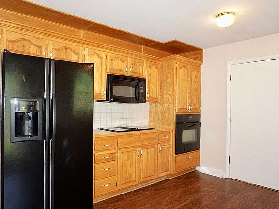 4th image of 3700 E 106th Ter