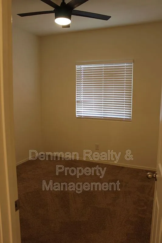 4 bed, 2.0 bath, 1804 sqft, $1,600 — Photo 3