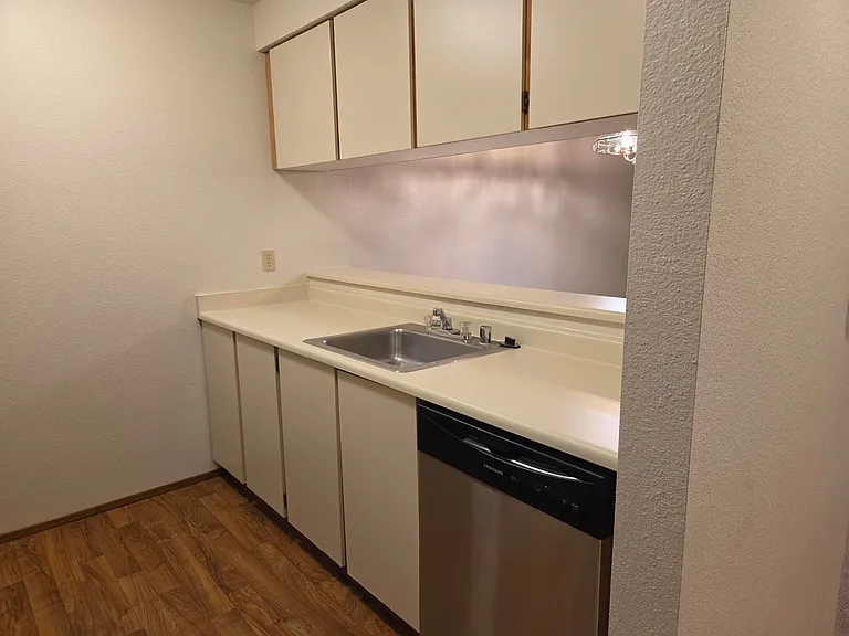 Shorecrest Apartments — Photo 15