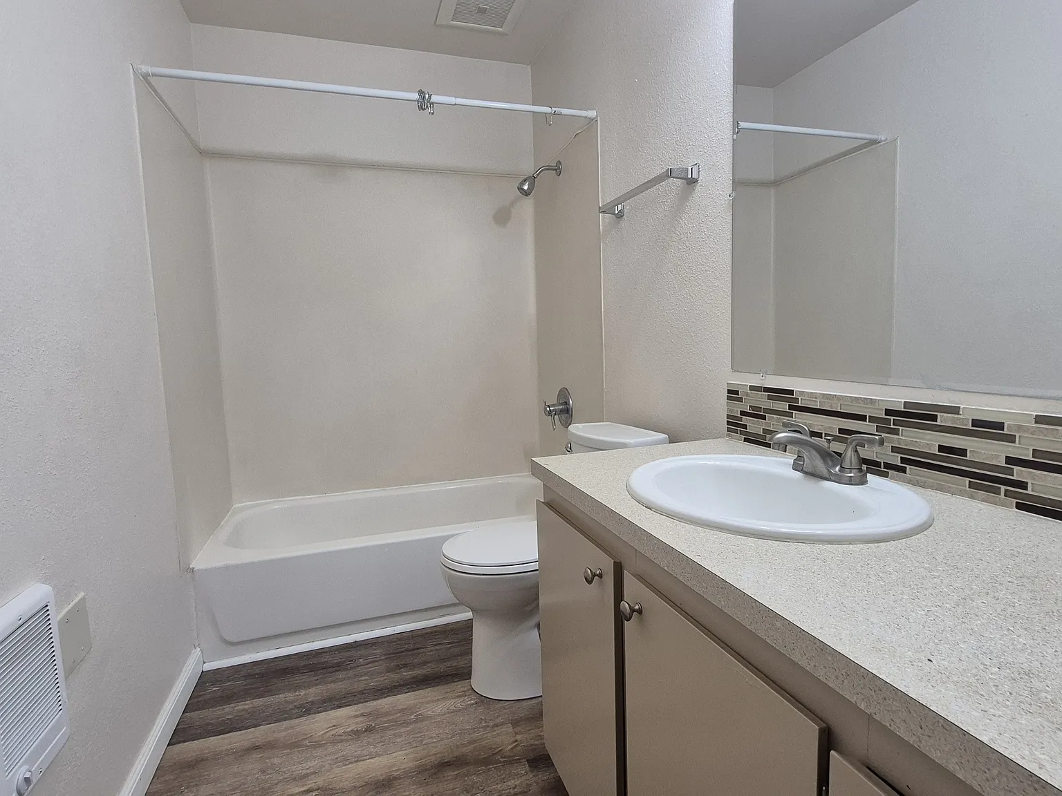 Hillside Townhouses — Photo 3