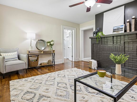 5th image of 408 Broughton St