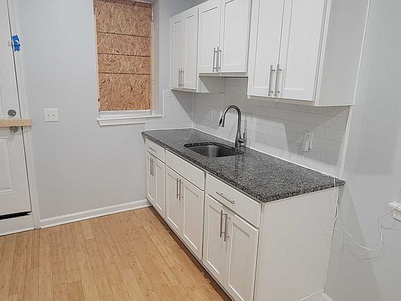 5th image of 1629 N Fulton Ave