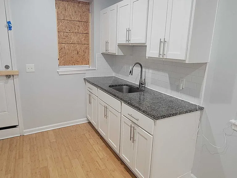 1629 N Fulton Ave — Photo 6