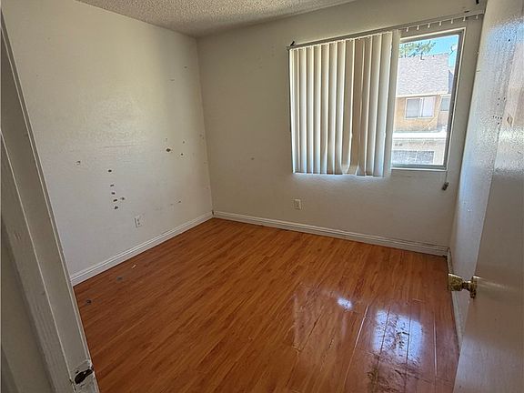 5th image of 1460 Kendall Dr