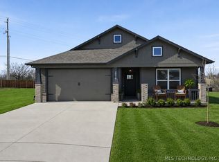 2076 W Berkeley St, Broken Arrow, OK 74012