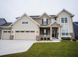 1403 Blazing Star Dr, Oconomowoc, WI 53066