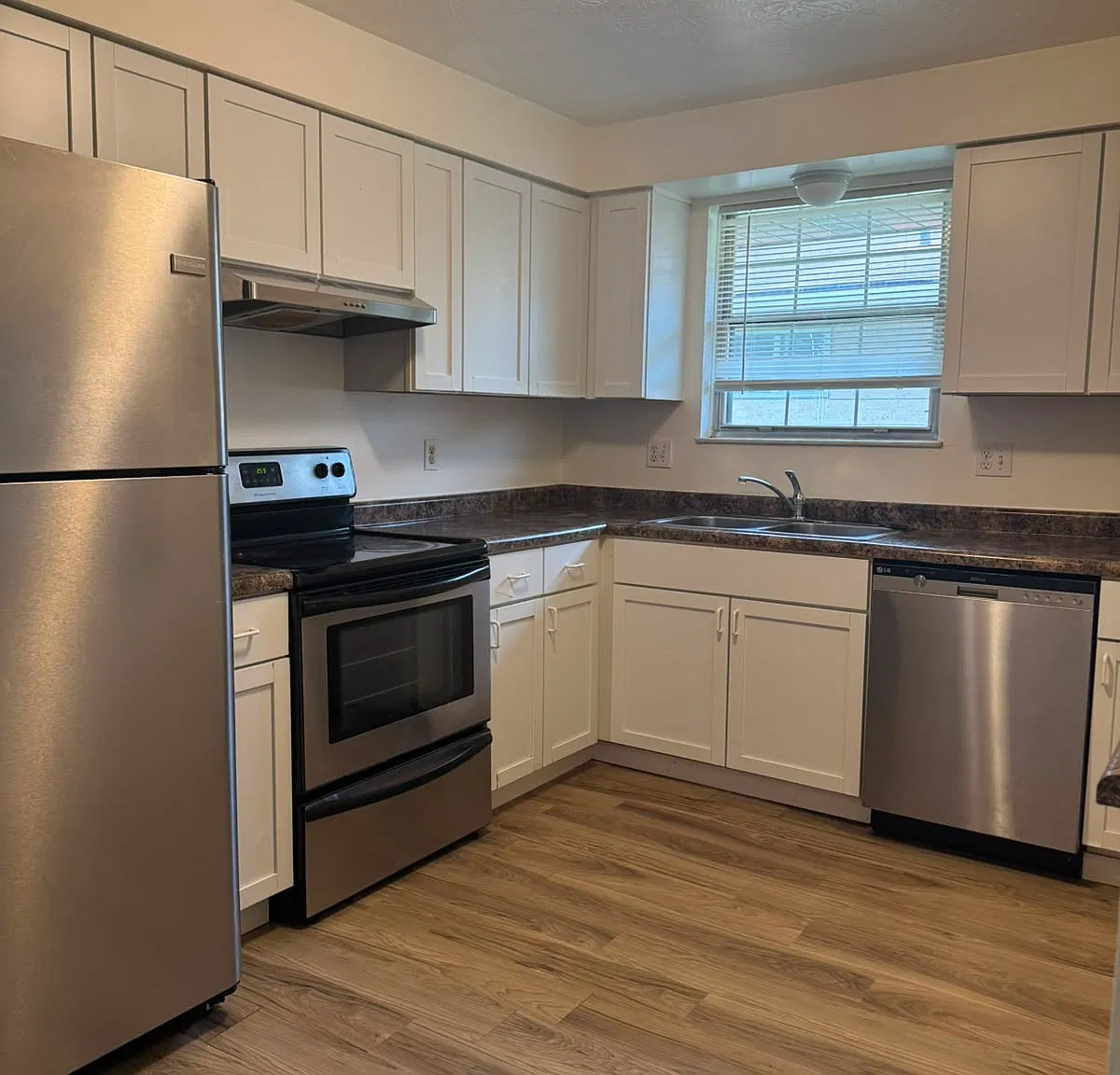 2 bed, 1200 sqft, $1,450 — Photo 2