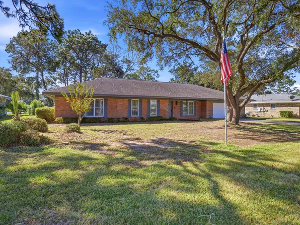 86 Country Club Rd, Shalimar, FL 32579