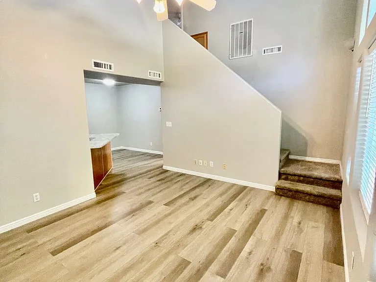 908 W 180 S — Photo 3