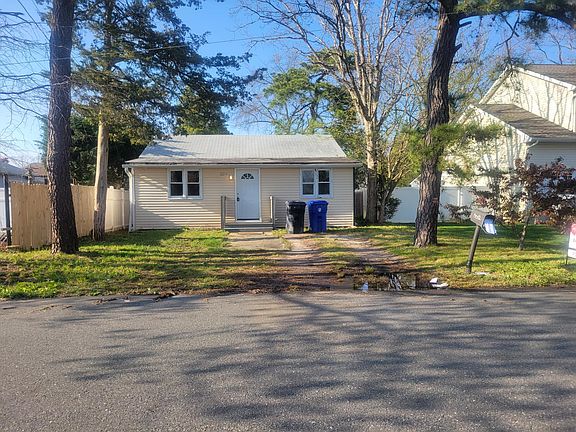 2nd image of 2204 5th Ave