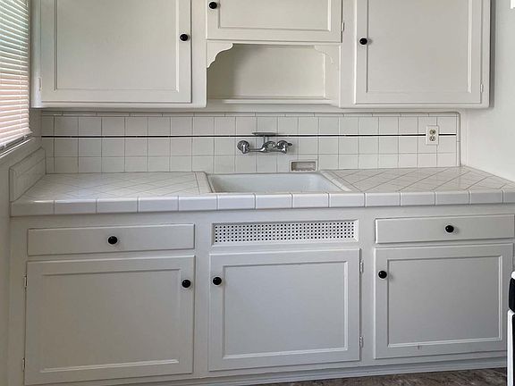 5th image of 269 La Verne Ave #B