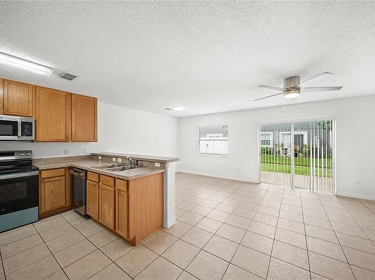 12649 Somerset Oaks St — Photo 16