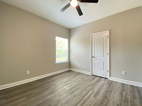 2nd image of 182 Round Mountain Rd