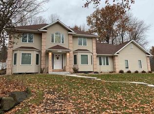 1830 Crestview Dr, Wausau, WI 54403
